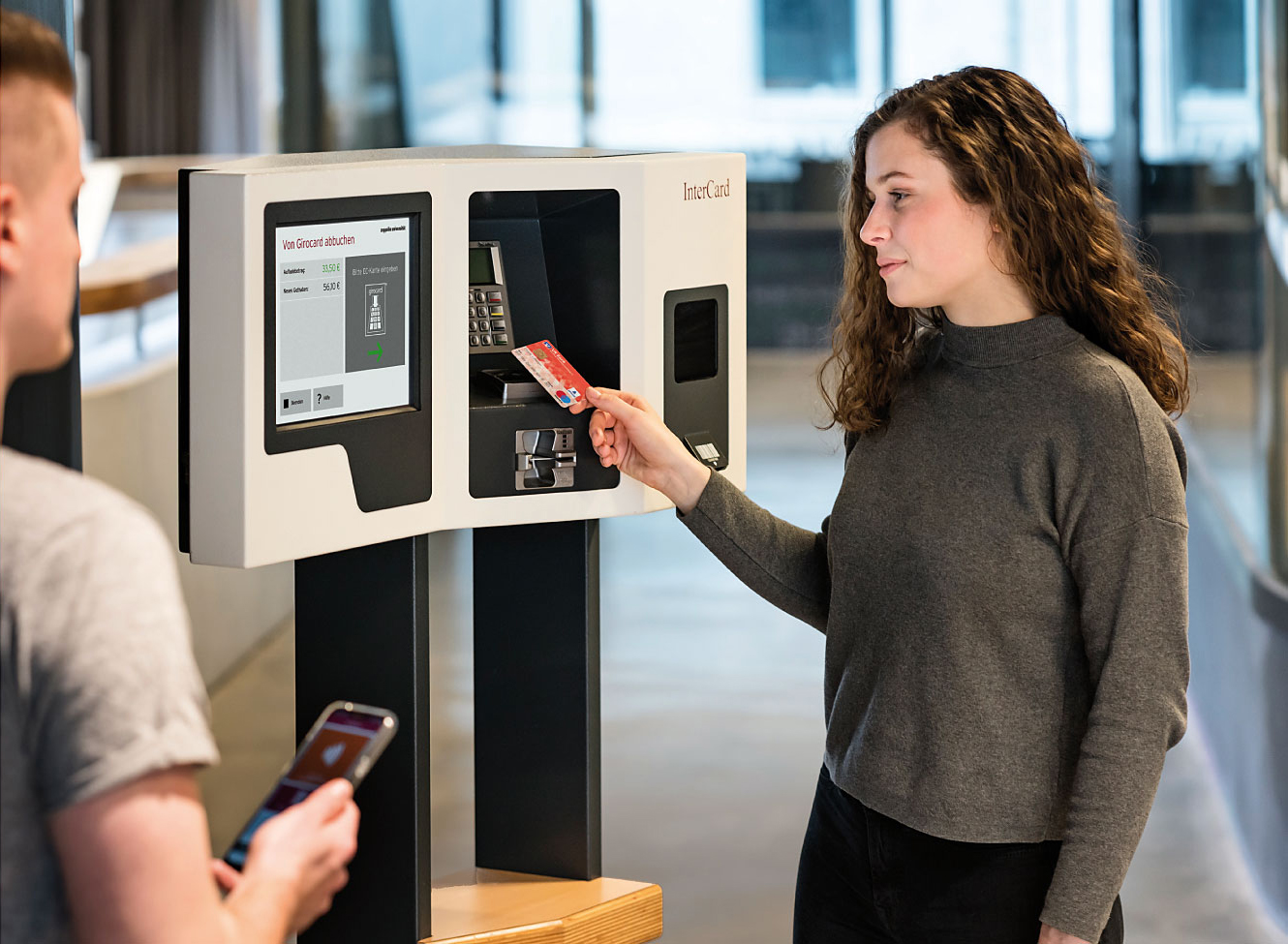 Beispielbild für gargeldlose Bezahlung von Bibliotheksgebühren am Automaten